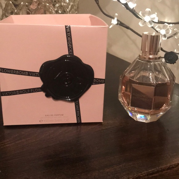 Viktor Rolf Other Viktor Rolf Flowerbomb Eu De Parfum 0ml 34 Fl Poshmark Viktor Rolf Other Viktor Rolf Flowerbomb Eu De Parfum 0ml 34 Fl Poshmark